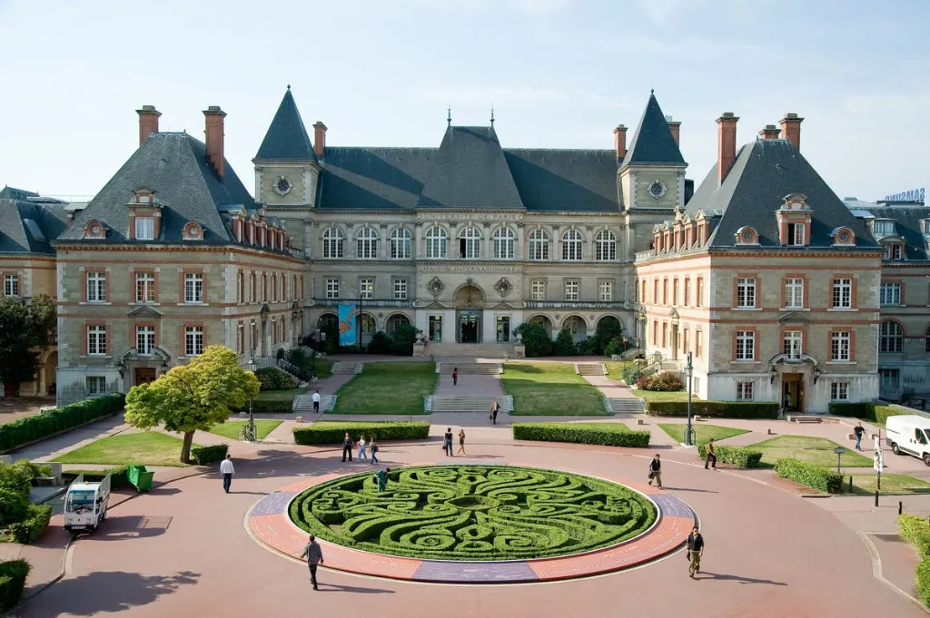 Campus Schiller International University en París: Maison Internationale de la Cité Internationale Universitaire de Paris, entorno académico internacional para estudiar en el extranjero en Francia